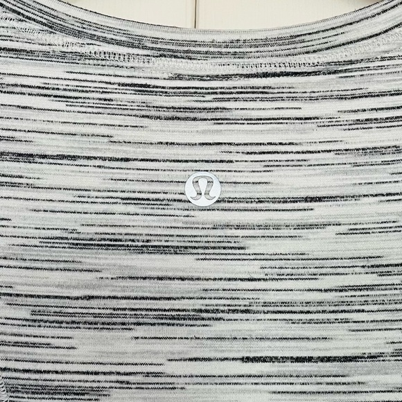 {Lululemon} Make Miles Count Short Sleeve Tee in Space Dye White Silver Spoon 6 - Picture 7 of 7